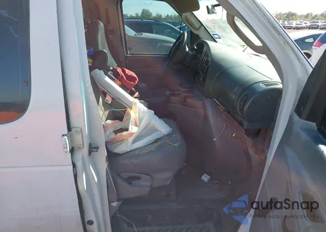 2006 Ford E-150 Commercial/Recreational z USA, uszkodzony, nr VIN 1FTRE14W16HA27943